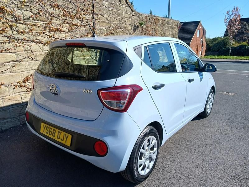 Usado Hyundai i10 66 HP (48 kW) 2018 Cinzento Citadino