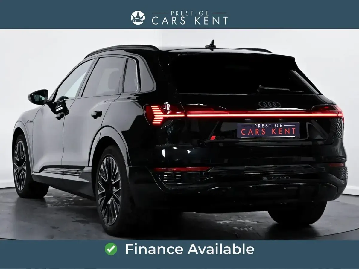 Usado Audi e-tron Black Edition 11 kW (15 HP) 2023 Preto SUV