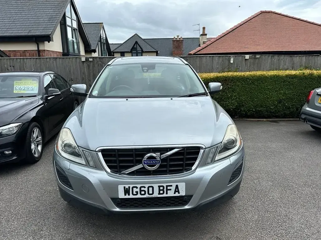 Used Volvo XC60 SE Lux 205 HP (150 kW) 2010 Silver SUV