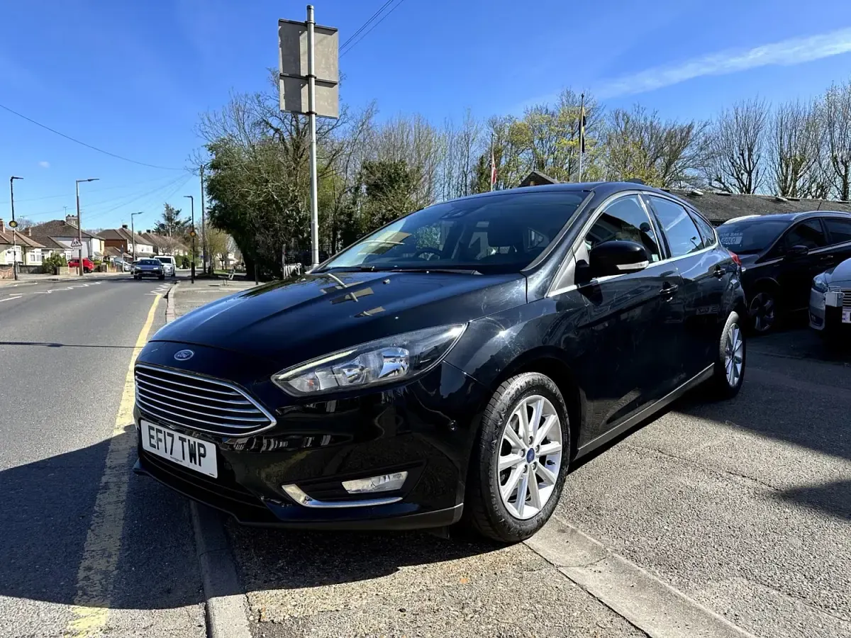Używany Ford Focus Titanium 125 KM (91 kW) 2017 Czarny Hatchback