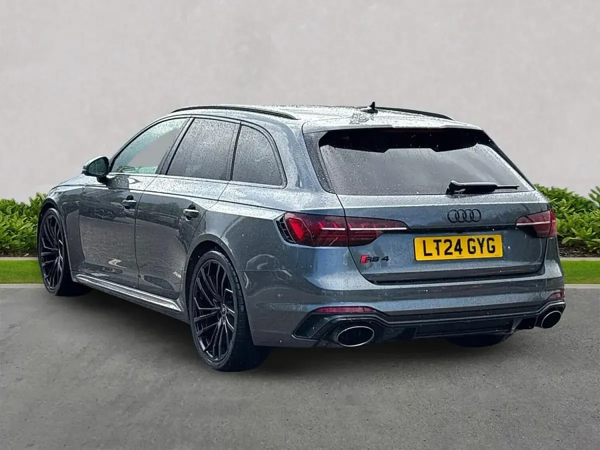 Used Audi RS4 Business 444 HP (326 kW) 2024 Grey Estate