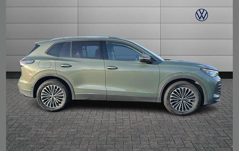 Used VW Tiguan Match 147 HP (108 kW) 2025 Green SUV