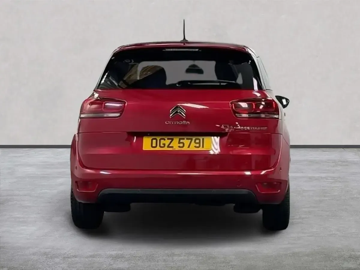 Used Citroën C4 SpaceTourer Flair 127 HP (93 kW) 2019 Red MPV