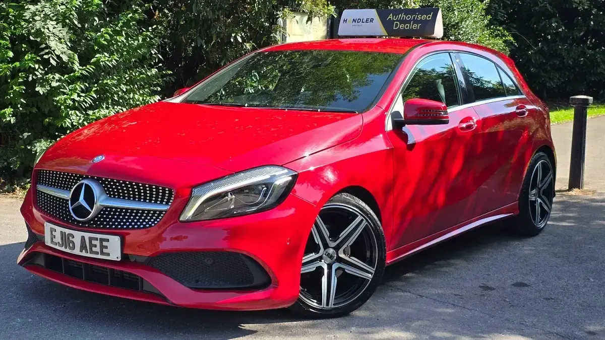 Used Mercedes A200 AMG Line Premium 134 HP (98 kW) 2016 Red Hatchback