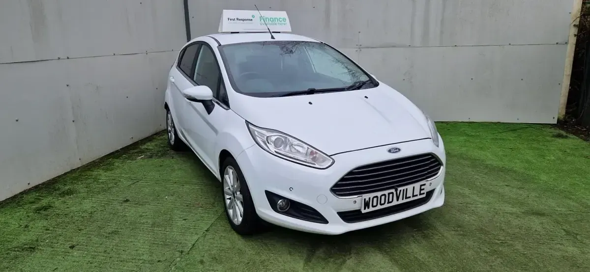 Usado Ford Fiesta Titanium 2015 Branco Citadino