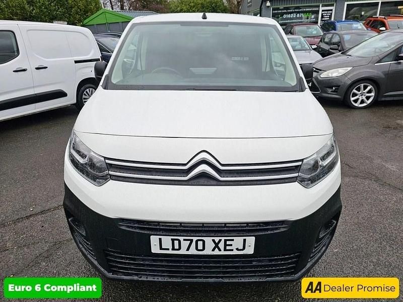Used Citroën Berlingo 100 HP (73 kW) 2020 White MPV