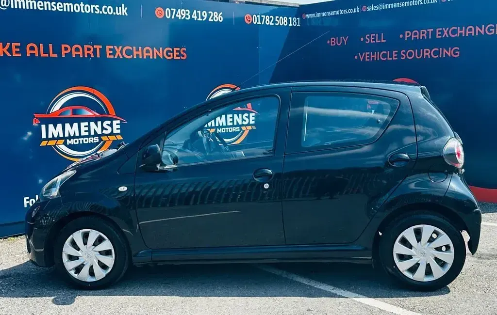 Used Toyota Aygo 68 HP (50 kW) 2013 Black Hatchback