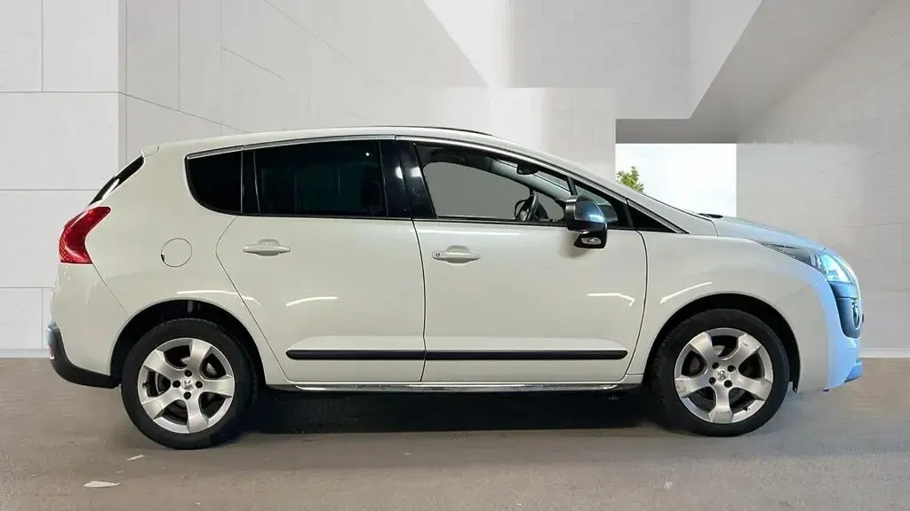 Used Peugeot 3008 112 HP (82 kW) 2011 White Estate