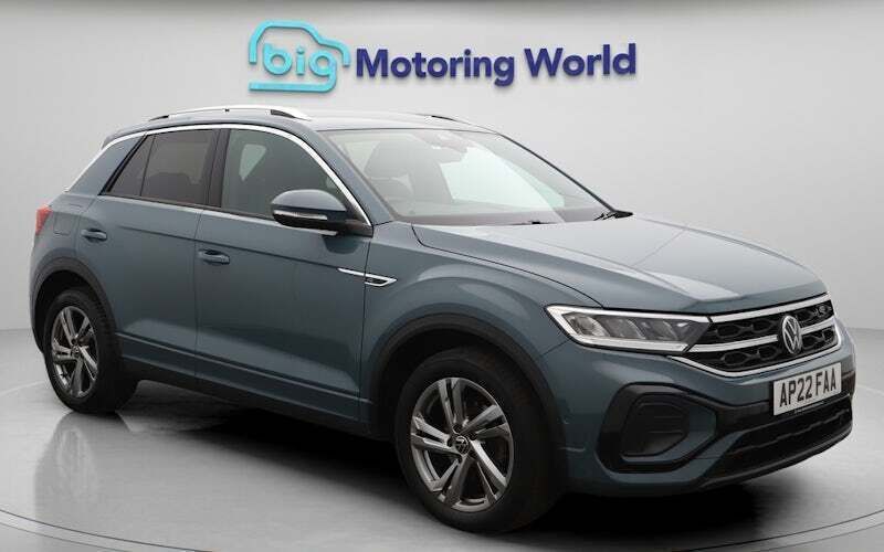 Used 2025 VW T-Roc R-line SUV | £19,100 (Good price) - Image 1/4