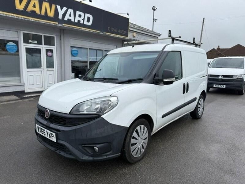 Begagnad Fiat Doblò 90 HK (66 kW) 2016 Vit Minibuss