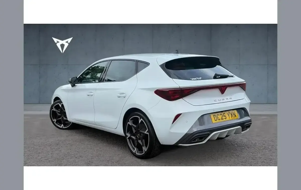 Used Cupra Leon 150 HP (110 kW) 2025 White Hatchback