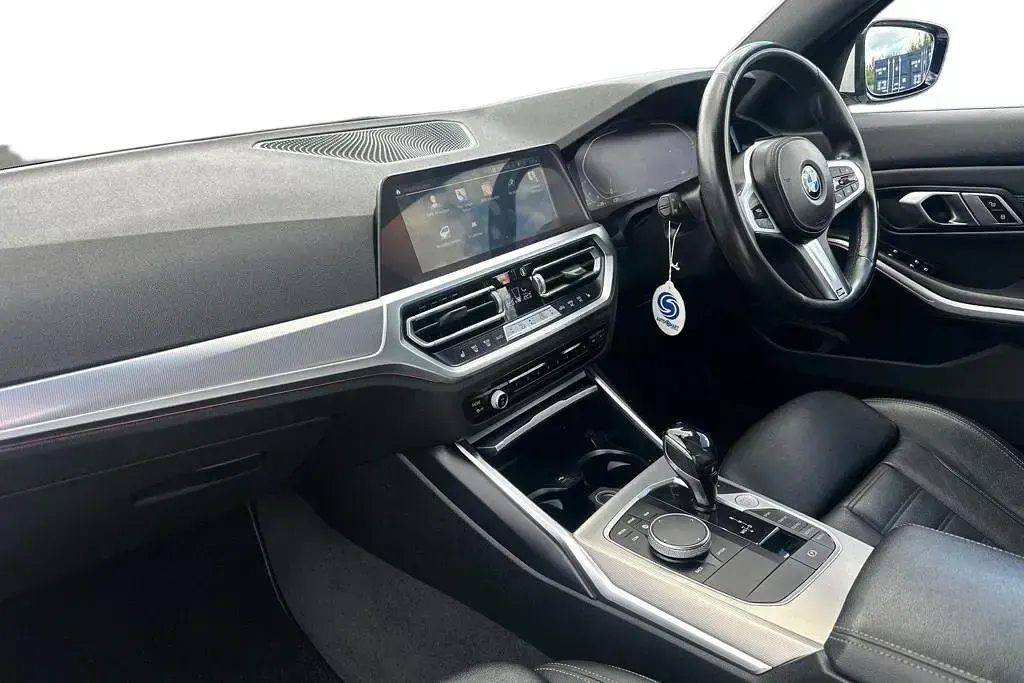 Used BMW 320e M Sport 190 HP (139 kW) 2021 White Sedan