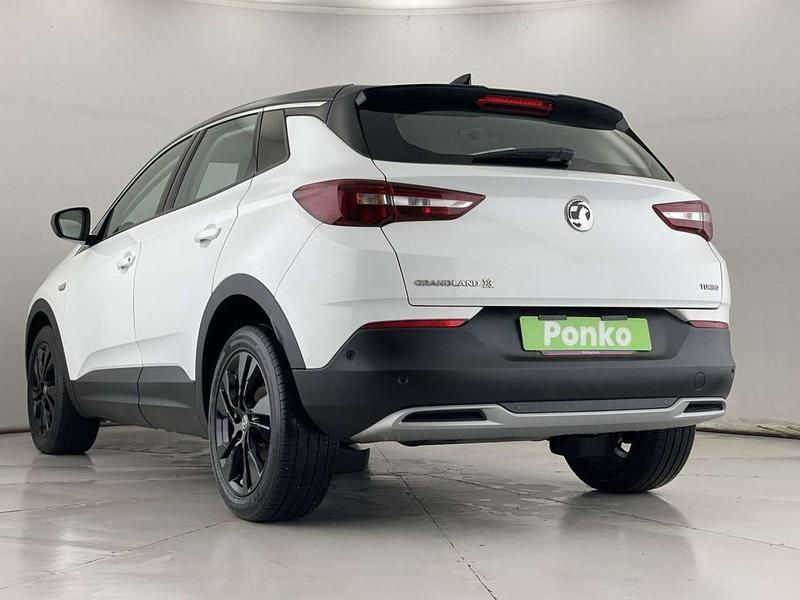 Used Vauxhall Grandland X Sport 130 HP (95 kW) 2018 White SUV
