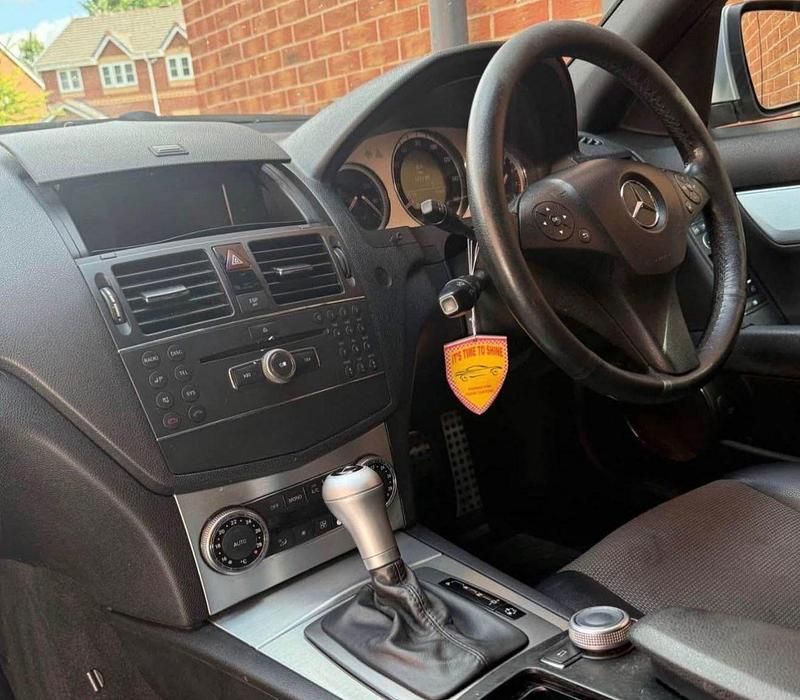 Used Mercedes C180 156 HP (114 kW) 2008 Silver Sedan