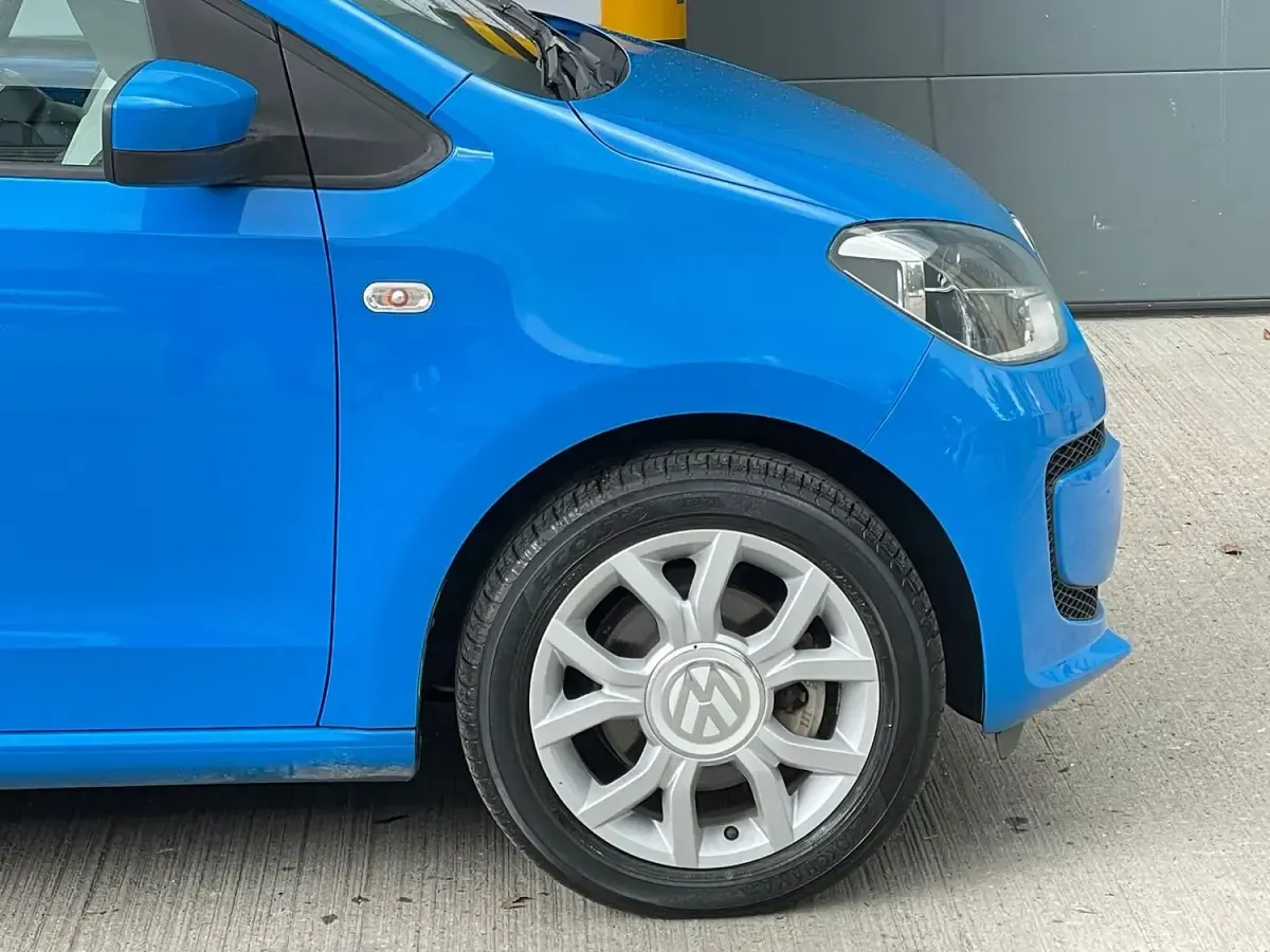 Begagnad VW up! take up! 2015 Blå Halvkombi