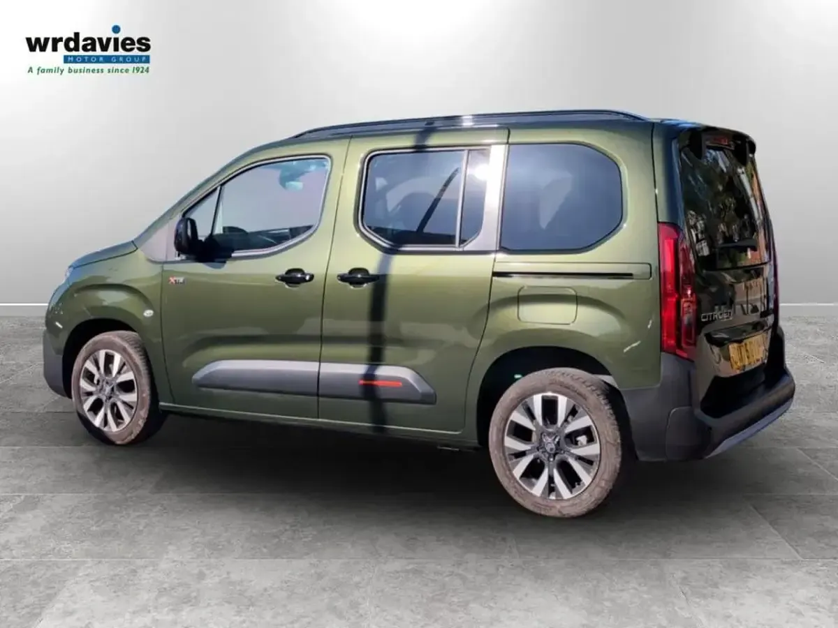 Used Citroën Berlingo 98 kW (134 HP) 2025 Green MPV