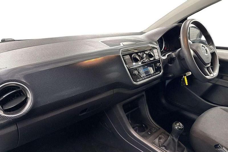 Used VW up! move up! 60 HP (44 kW) 2019 White Hatchback