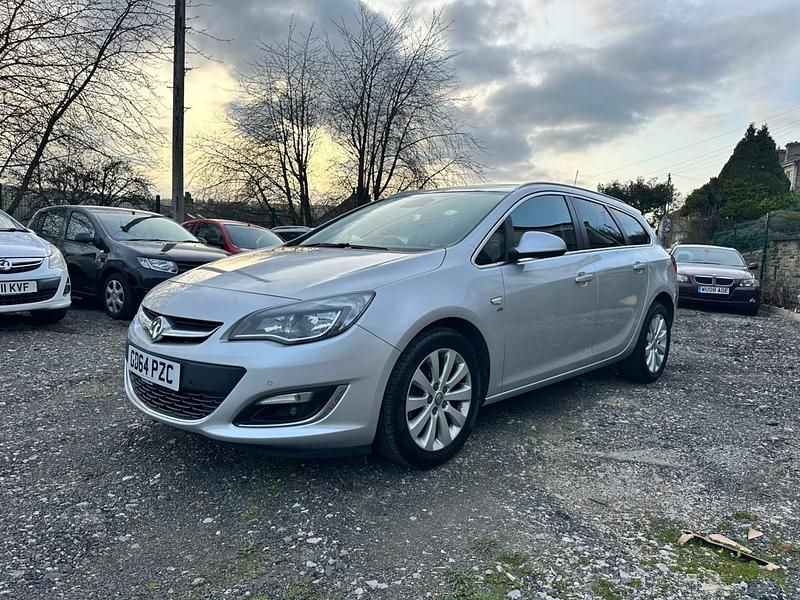 Used Vauxhall Astra Elite 2015 Silver Estate