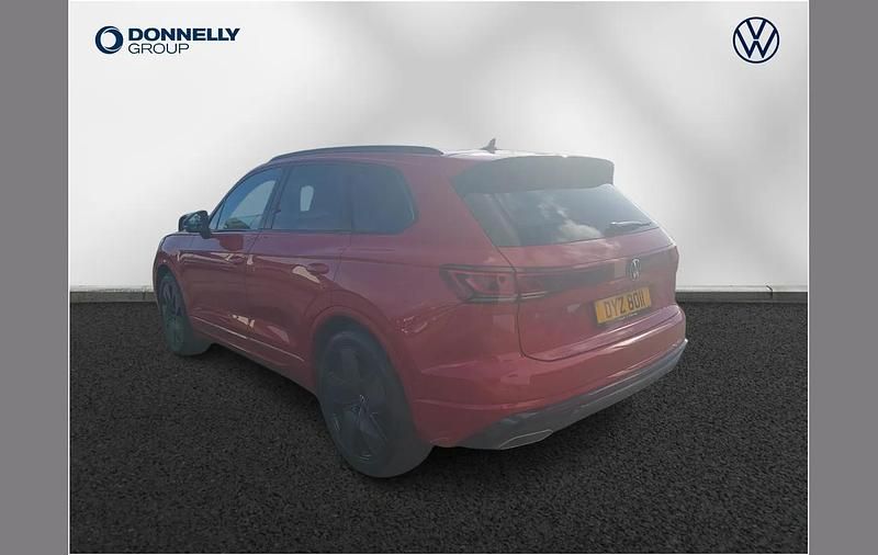 Used VW Touareg Black Edition 281 HP (206 kW) 2026 Red SUV