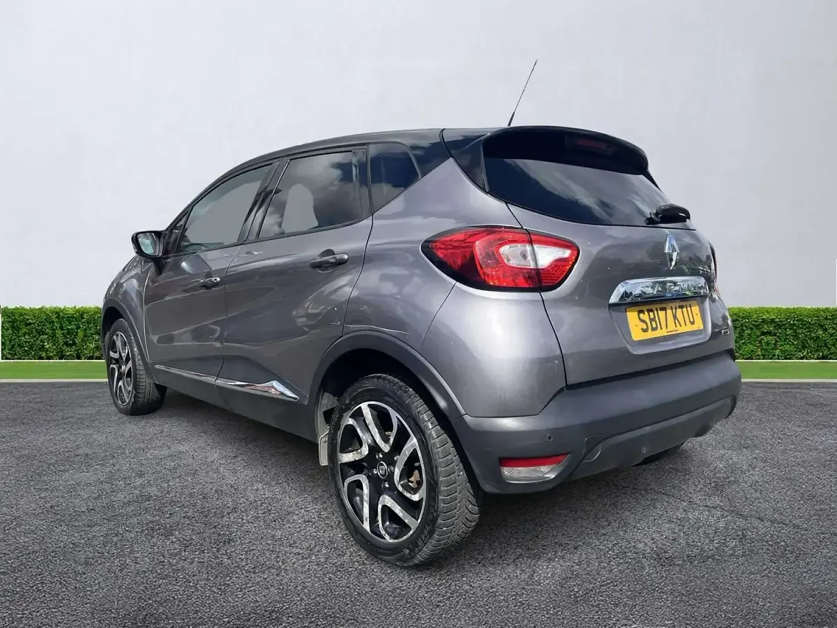 Used Renault Captur Dynamique 2017 Grey/black SUV