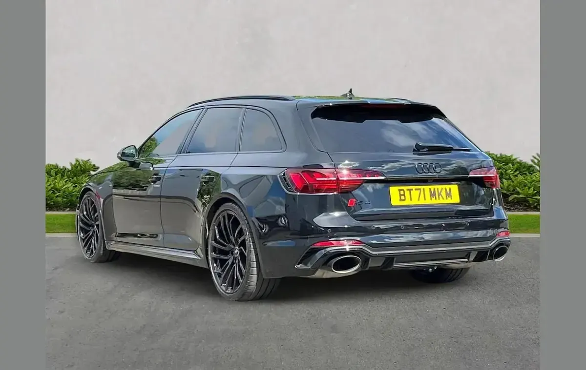 Used Audi RS4 Comfort 450 HP (330 kW) 2021 Black Estate