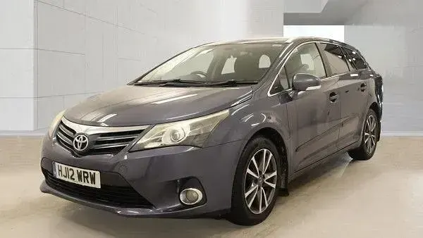 Usado Toyota Avensis 124 CV (91 kW) 2012 Azul Familiar
