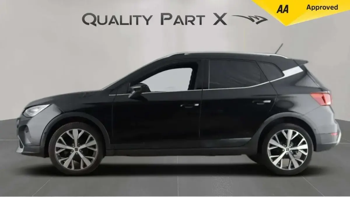 Używany Seat Arona Xperience Lux 2023 Czarny SUV