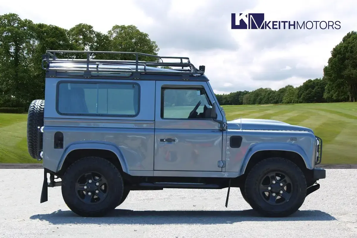 Used Land Rover Defender 122 HP (89 kW) 2013 Grey Estate