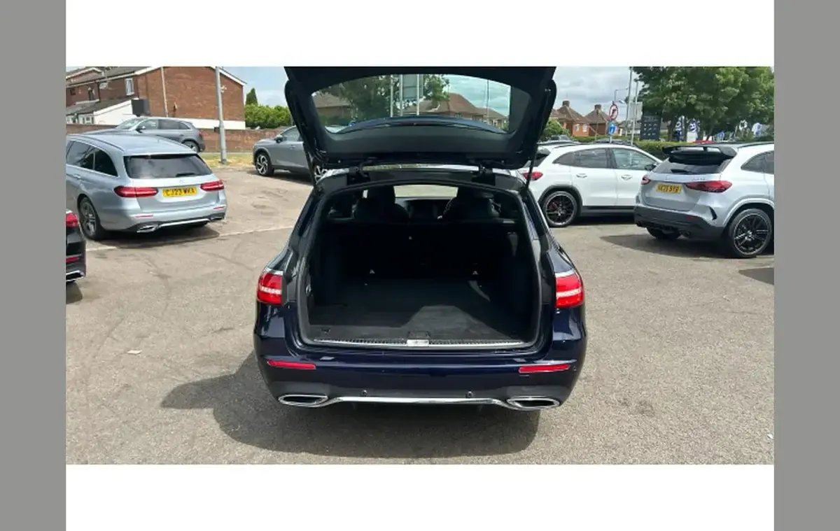 Used Mercedes E220 AMG line 191 HP (140 kW) 2018 Blue Estate