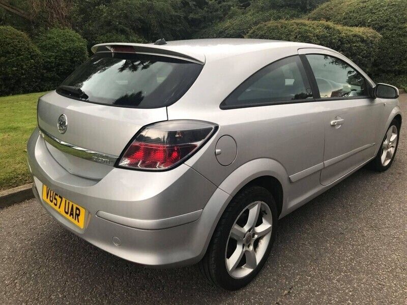 Used Vauxhall Astra Sport 101 HP (74 kW) 2007 Silver Hatchback