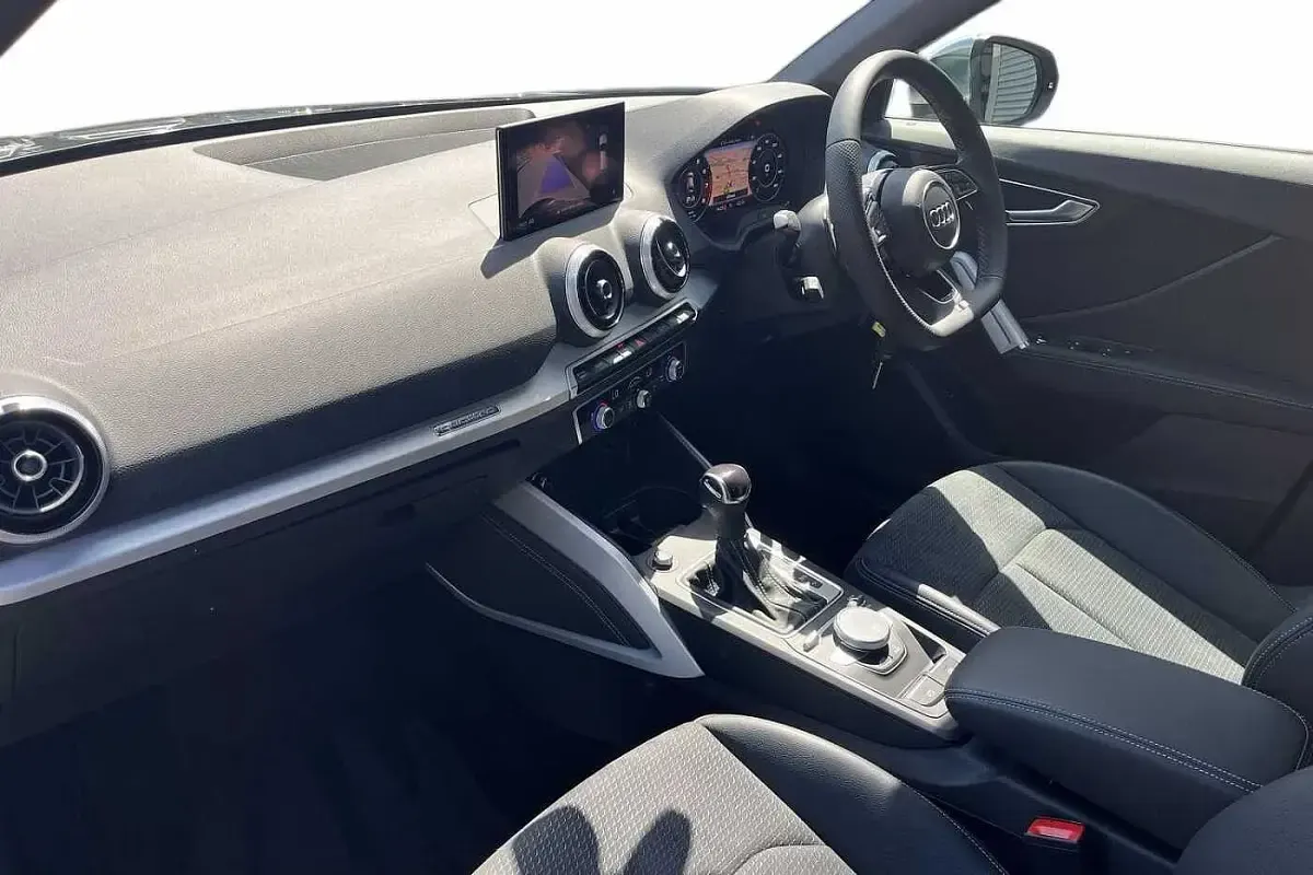 Used Audi SQ2 Design 300 HP (220 kW) 2022 Daytona grey pearlescent SUV