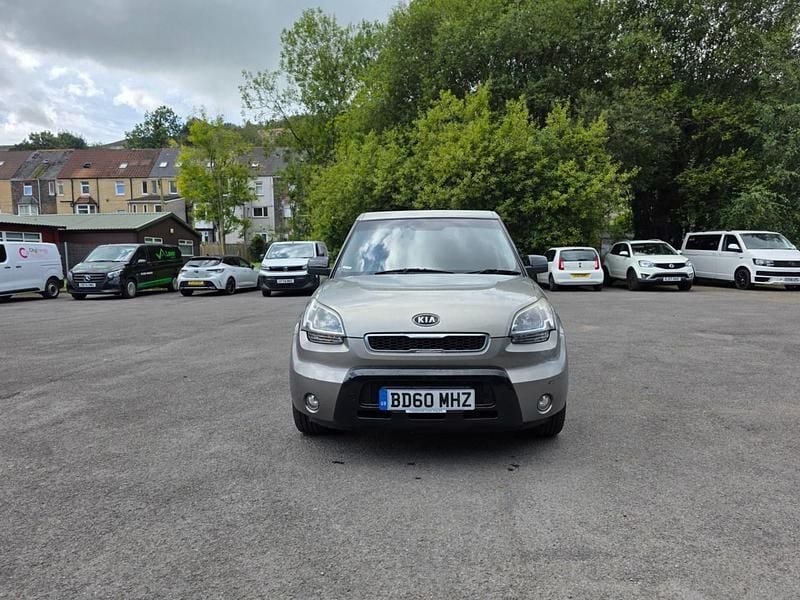 Silver Used 2010 Kia Soul 2 SUV | £3,395 (Fair price) - Image 1/4