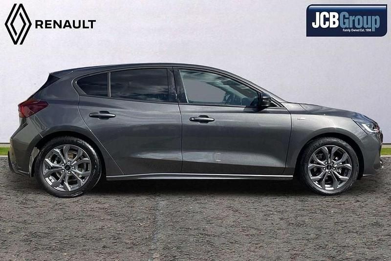 Used Ford Focus ST-Line 153 HP (112 kW) 2024 Grey Hatchback