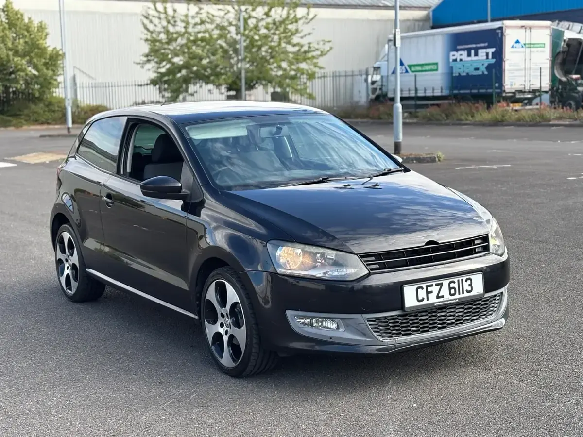 Used VW Polo 59 HP (43 kW) 2010 Black Hatchback