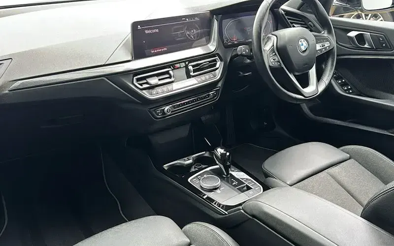 Used BMW 118 Sport Line 136 HP (100 kW) 2023 Grey Hatchback