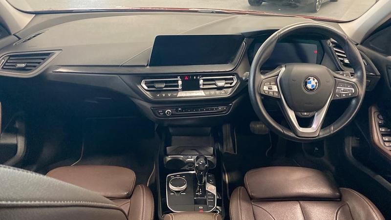 Used BMW 118 Sport Line 136 HP (100 kW) 2021 Sunset orange Hatchback