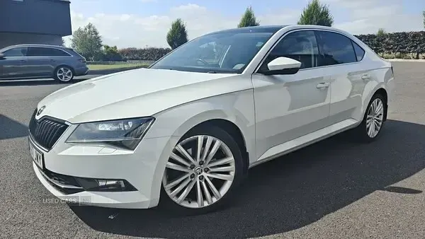 Used Skoda Superb SE L Executive 2018 White Hatchback