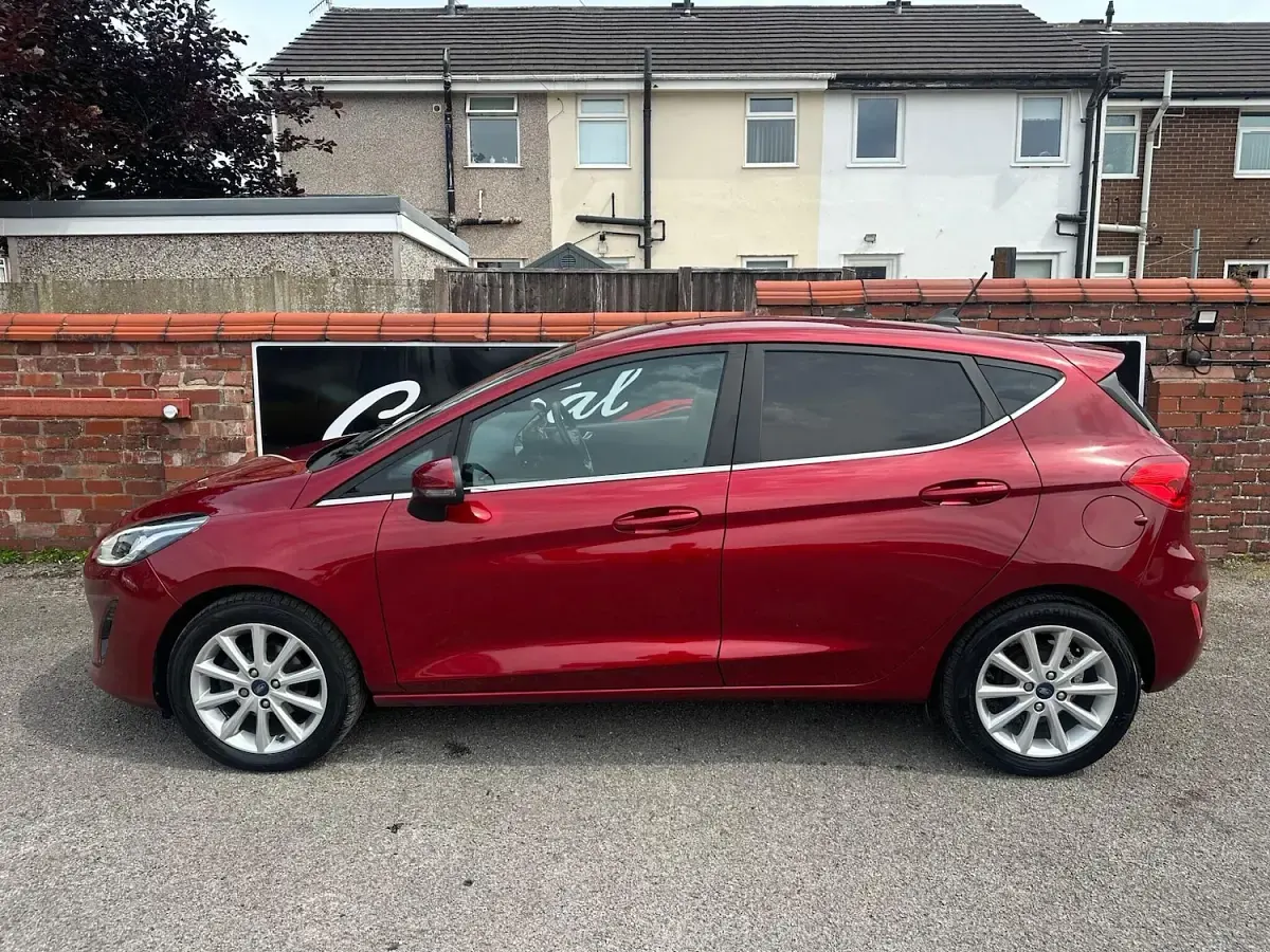 Used Ford Fiesta Titanium 100 HP (73 kW) 2019 Red Hatchback