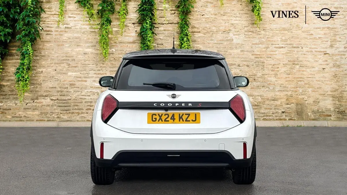 Used Mini Cooper S Hatch 201 HP (147 kW) 2024 White Hatchback