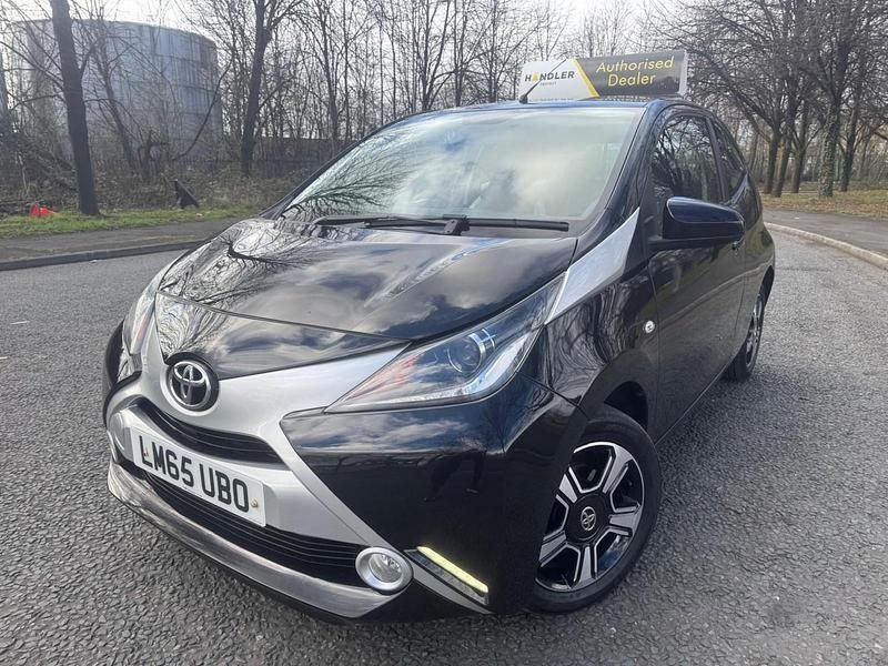 Used Toyota Aygo X-clusiv 69 HP (50 kW) 2015 Black Hatchback