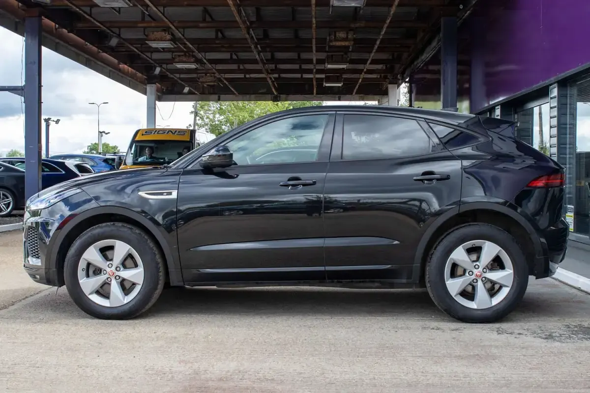 Used Jaguar E-Pace R-Dynamic 180 HP (132 kW) 2019 Black SUV