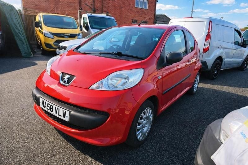 Used Peugeot 107 68 HP (50 kW) 2008 Red Hatchback