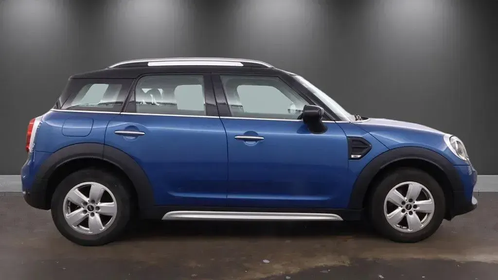 Used Mini Cooper Countryman Classic 136 HP (100 kW) 2019 Blue SUV