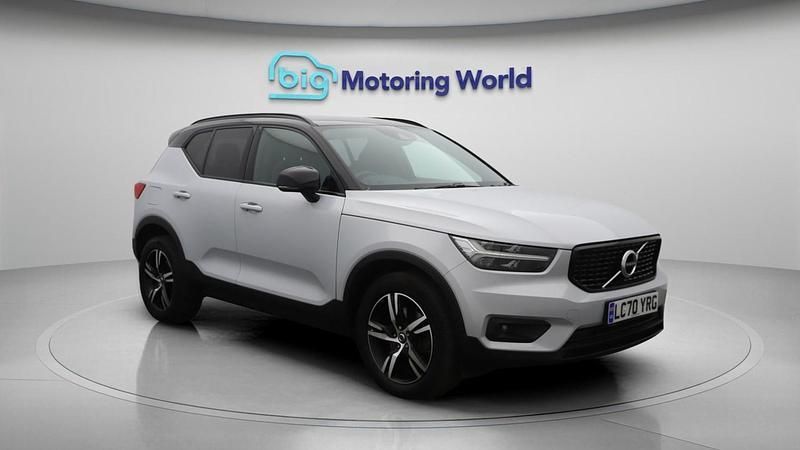 Silver Used 2020 Volvo XC40 R-Design SUV | £24,500 (Fair price) - Image 1/4