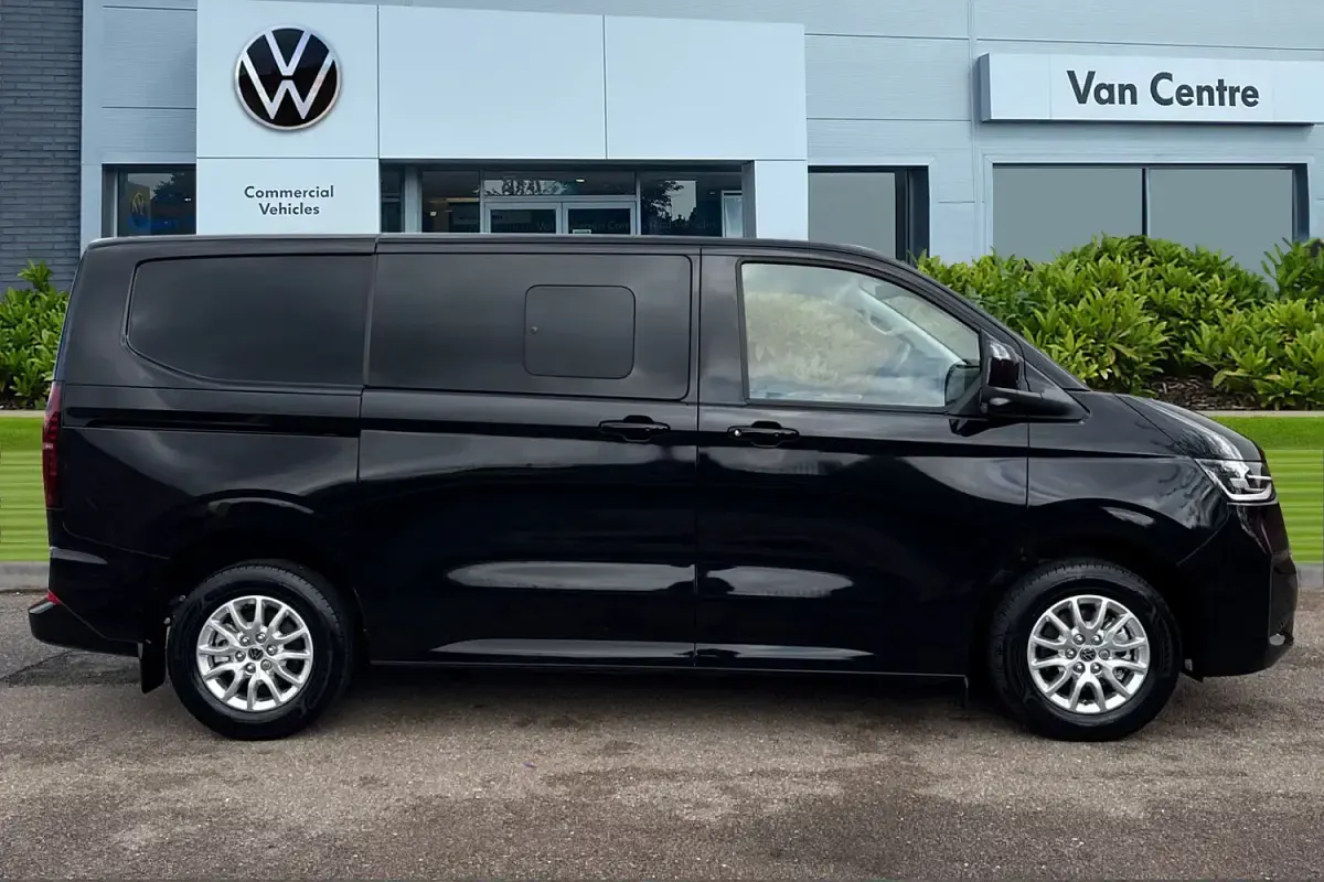 New VW T7 Pro 150 HP (110 kW) 2025 Black Van