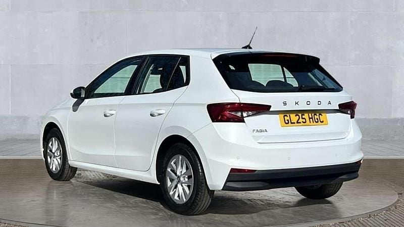 Used Skoda Fabia SE 95 HP (69 kW) 2025 White Hatchback