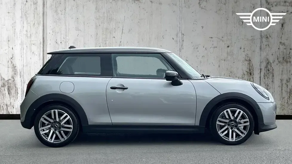 New Mini Cooper Hatch 113 kW (154 HP) 2026 Silver Hatchback