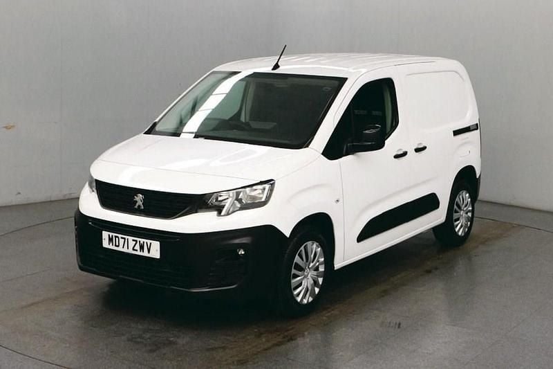 Used Peugeot Partner Premium 100 HP (73 kW) 2022 White MPV
