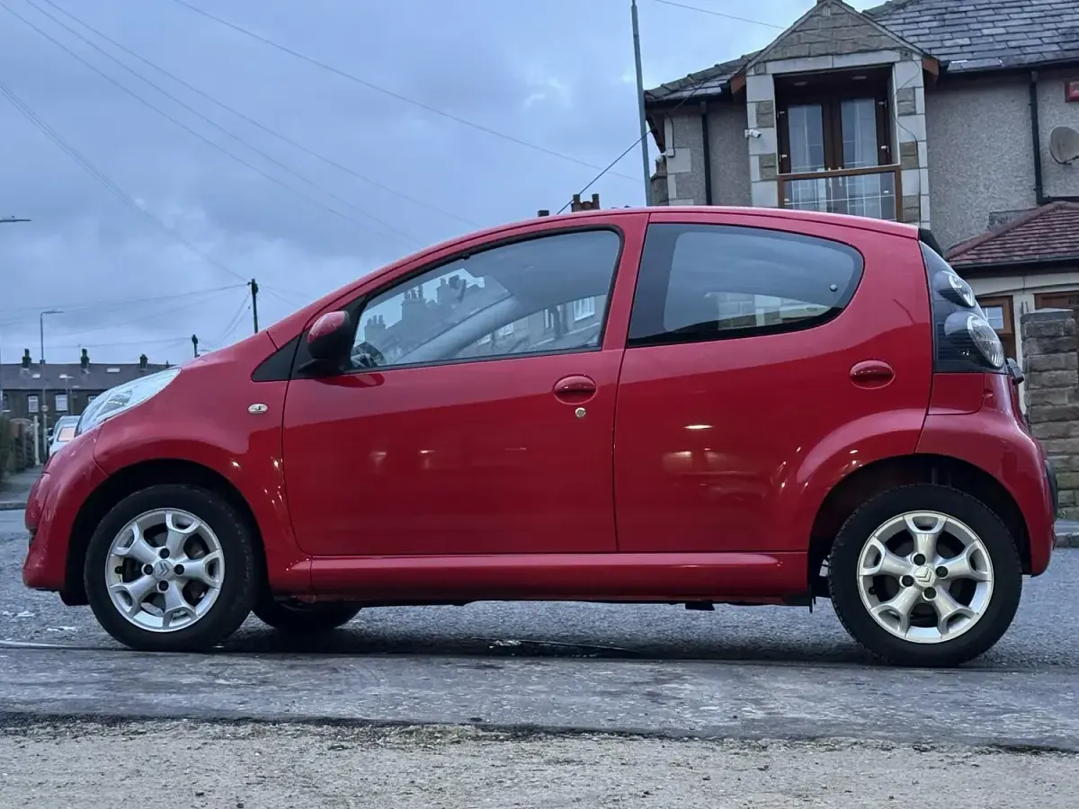 Used Citroën C1 VTR Sport 68 HP (50 kW) 2011 Red Hatchback