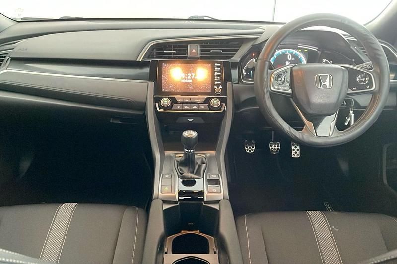 Begagnad Honda Civic SR 126 HK (92 kW) 2022 Vit Halvkombi